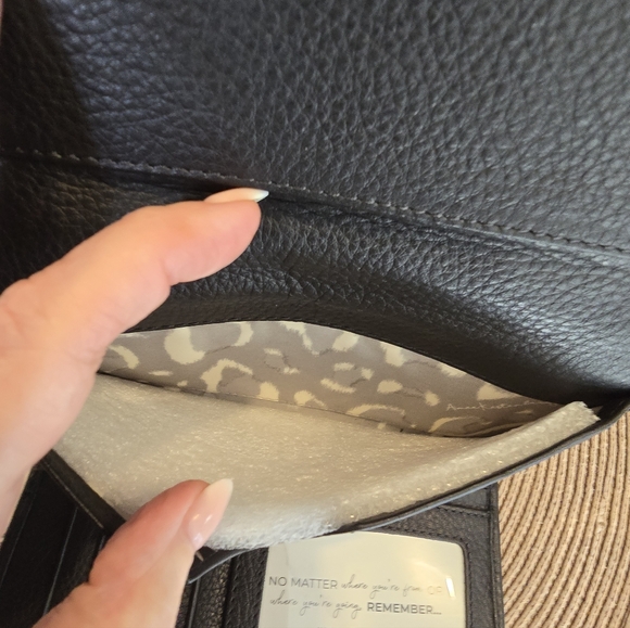 Aimee Kestenberg Leather Wristlet NWT - Picture 5 of 7